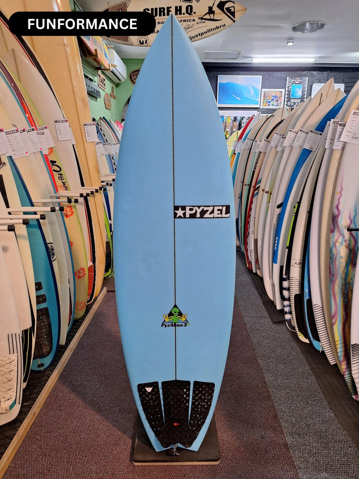 PYZEL PU PYZALIEN 2 5'7 X 19 1/2" X 2 1/2" = 29.40L