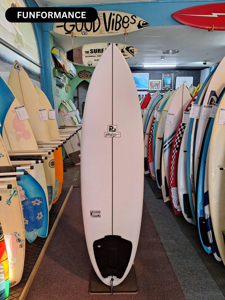PETER LAWSON PU WEEKEND WARRIOR 6'2 X 20 1/2" X 2 5/8" = 34L