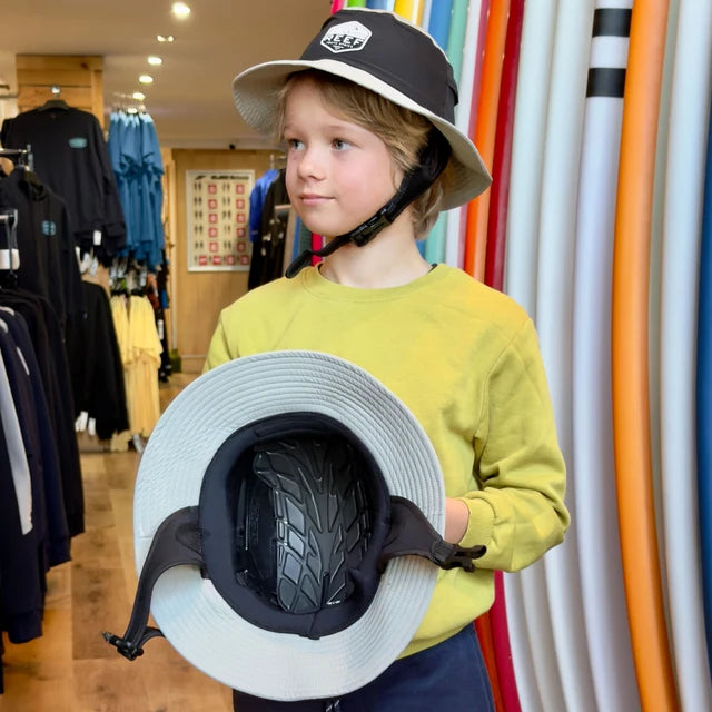 REEF HELMET BUCKET HAT