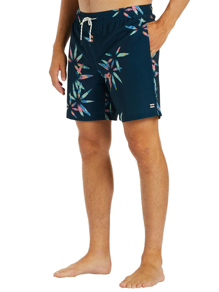 HAZY DAZE LAYBACK - Raven / Black