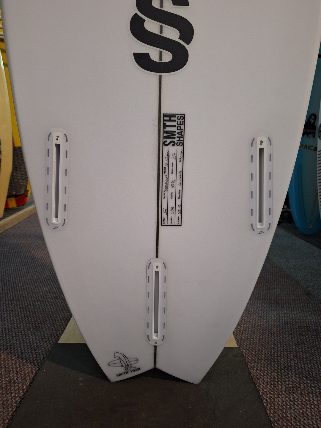 SMTH SHAPES PU HOOLIGAN 5'8 x 18 1/4 x 2 1/4 = 25.5L
