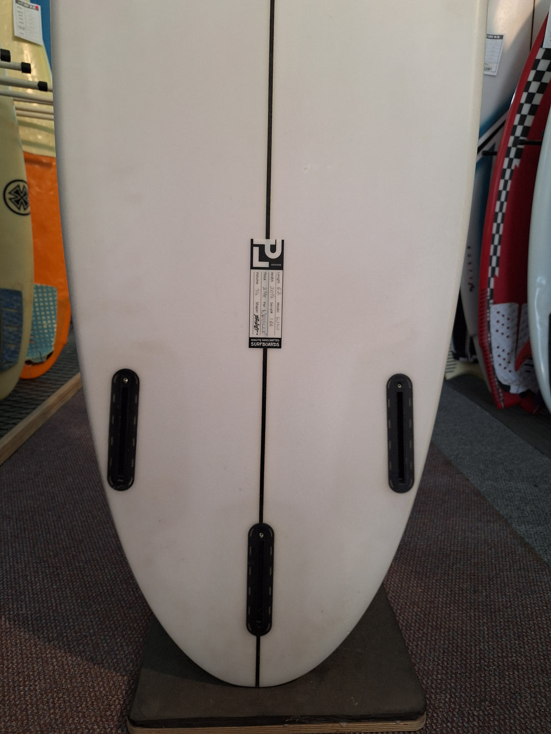 PETER LAWSON PU WEEKEND WARRIOR 6'2 X 20 1/2" X 2 5/8" = 34L