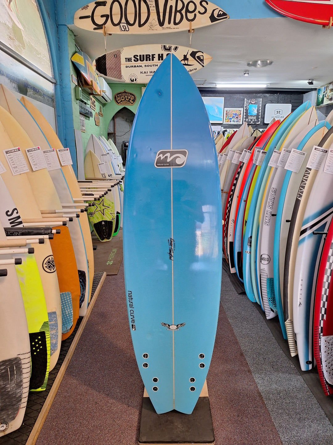 HUGH THOMPSON PU NATURAL CURVE 6'2 X 19 1/4" X 2 1/2" = 30.2L
