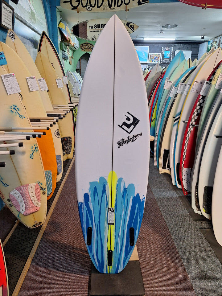 PETER LAWSON PU PF22 5'9 X 19" X 2 5/16" = 26.7L