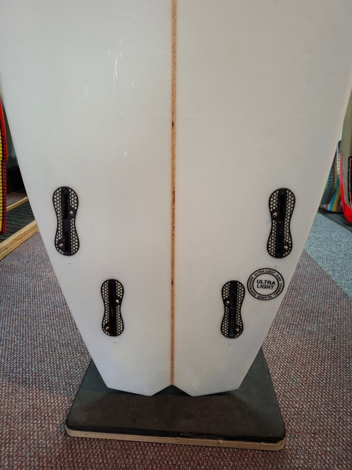 AL MERRICK PU BOBBY QUAD 5'10 x 20 1/2" x 2 3/4" = 37.1L