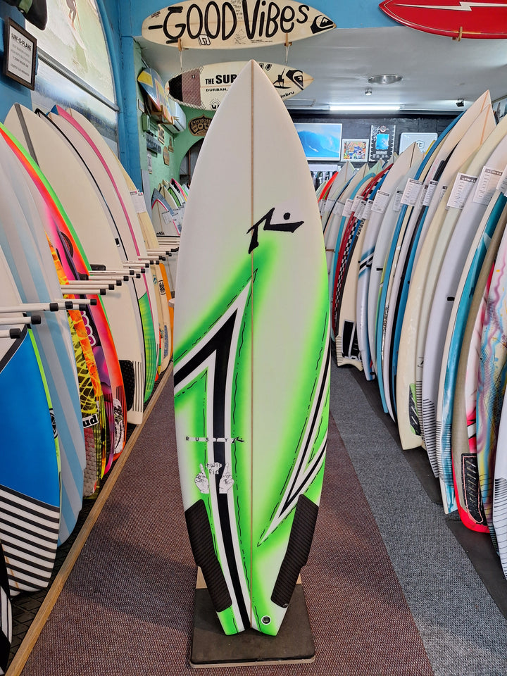RUSTY PU TWIN FIN 5'6 X 18" X 2.18" = 25.3L