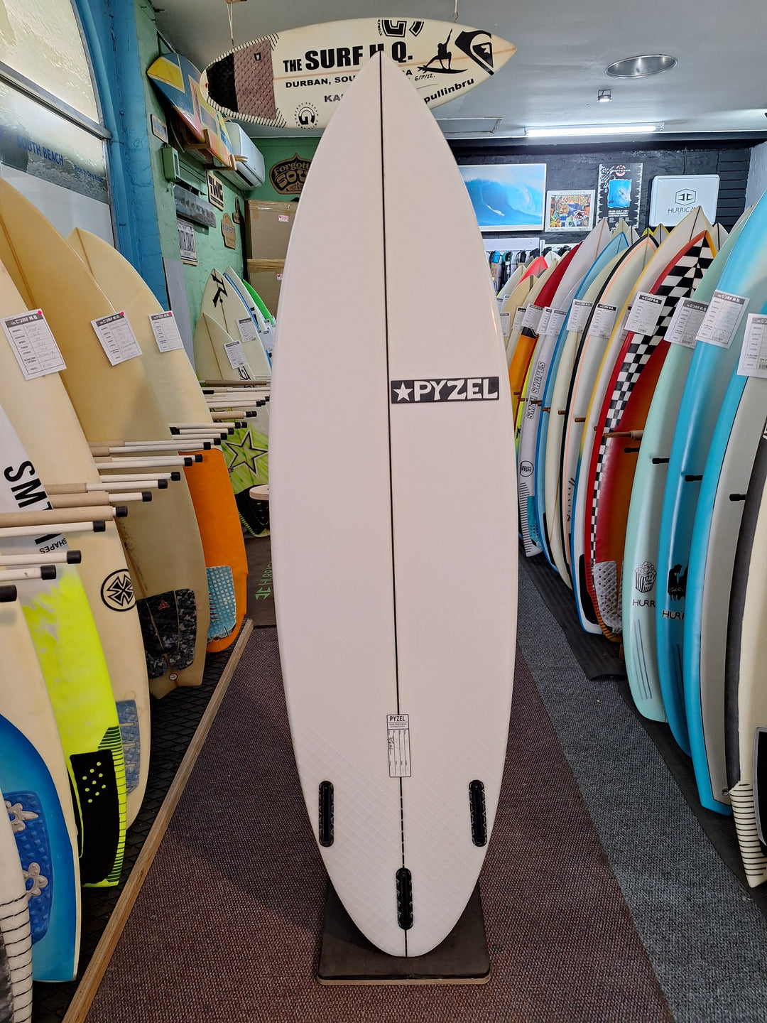 PYZEL PU THE GHOST 6'6 X 20 1/2" X 3" = 41.5L
