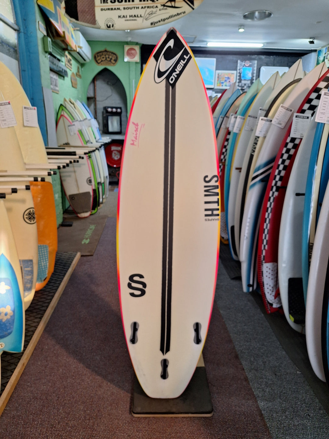 SMTH SHAPES EPOXY VOLUME 5'8 1/2" X 18 3/8" X 2 1/4" = 24.7L