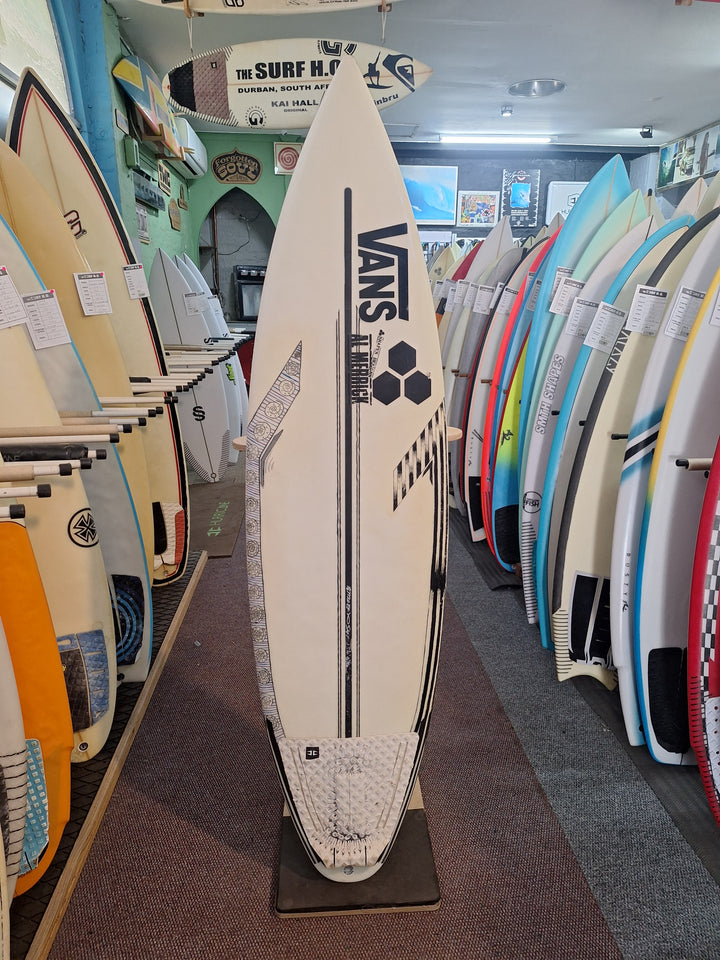 AL MERRICK PU ROOK 15 5'10 X 18 5/16" X 2 5/16" = 25.7L