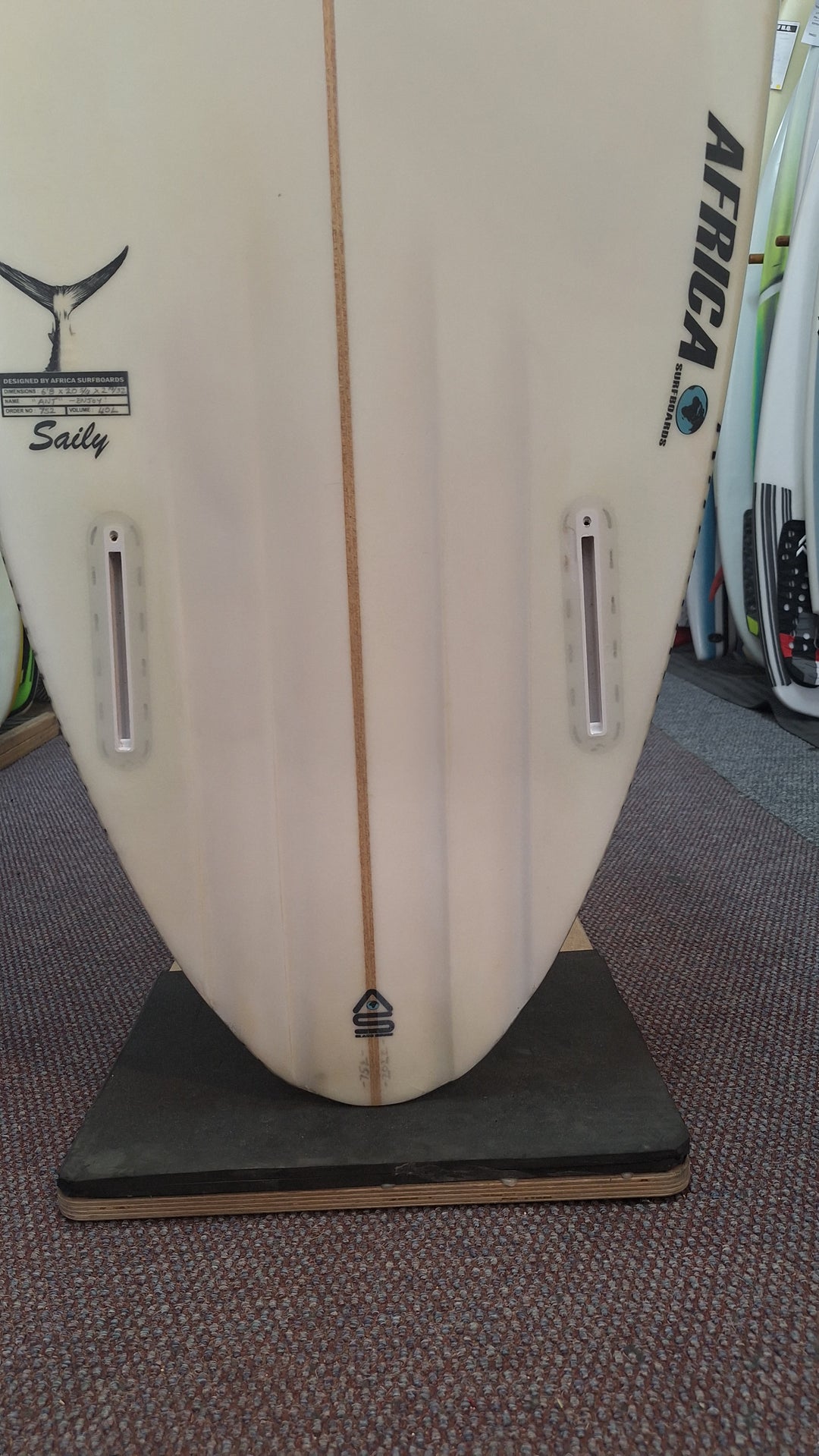 AFRICA SURFBOARDS EPOXY SAILY 6'8 X 20 3/4" X 2 19/32" = 40L