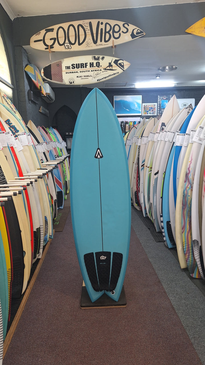 ANALOGY PU ODYSSEY 5'7 X 19 5/8 X 2 7/16" = 30.1L