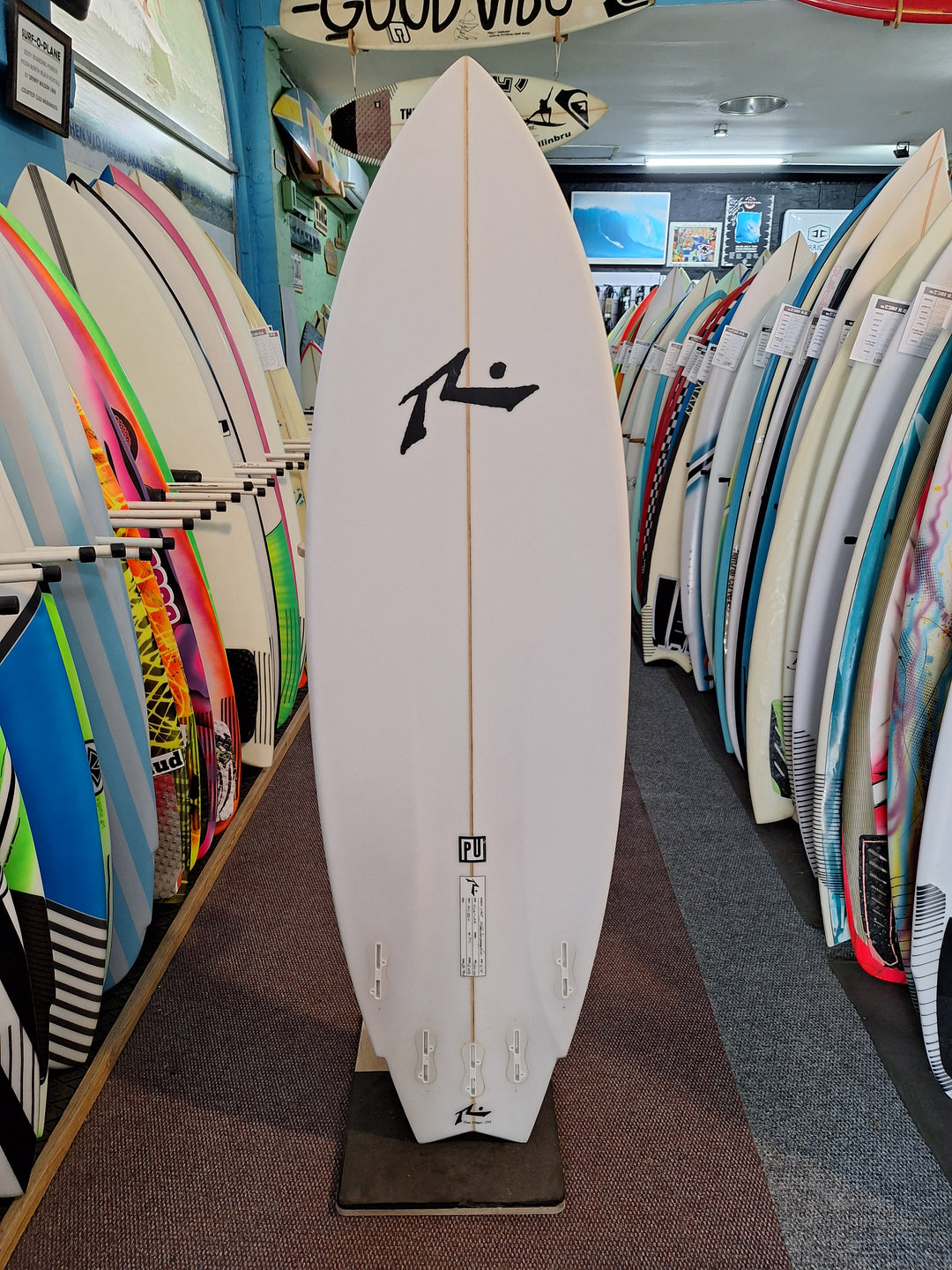 RUSTY PU HUSTLER 5'10 X 20" X 2.28" = 29.78L