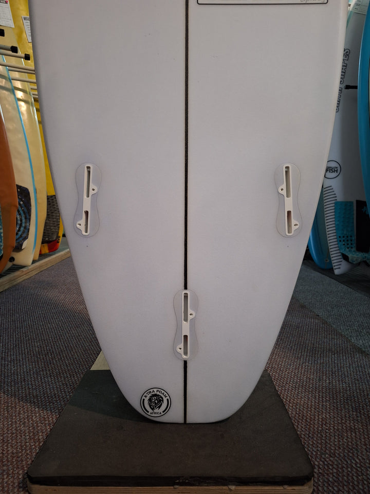 ELS PU WHITE LIGHTNING 6'0 x 19.57" x 2.61" = 31.67L