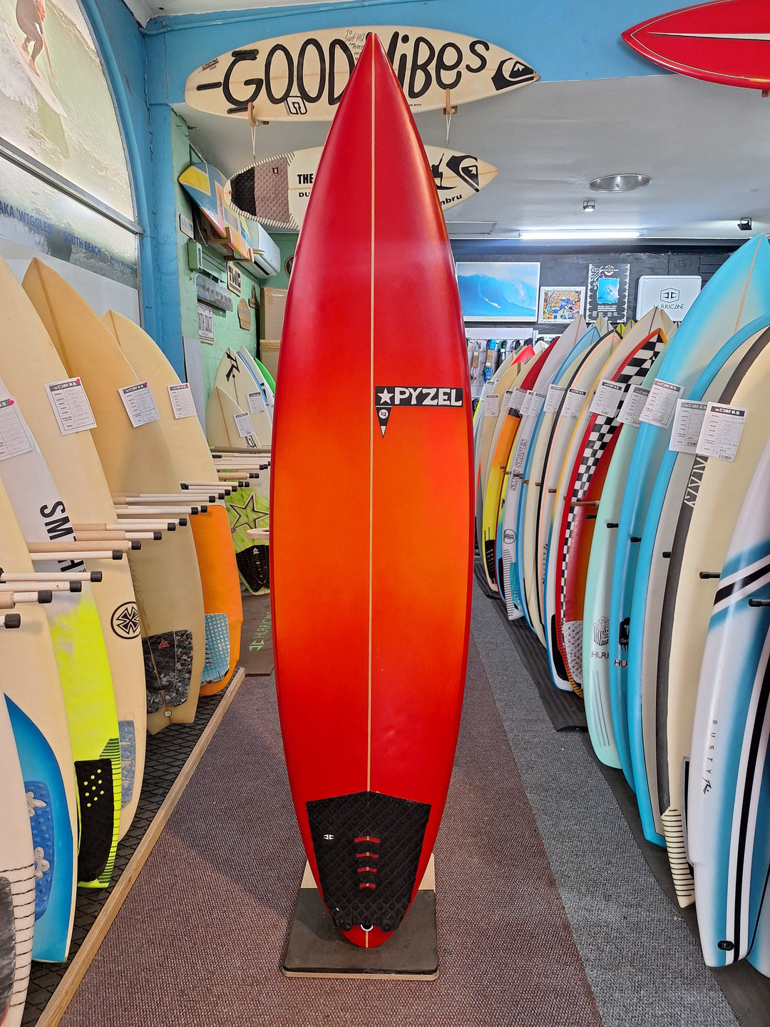 PYZEL PU THE TANK 7'2 X 20 1/2" X 3 1/8" = 45.70L