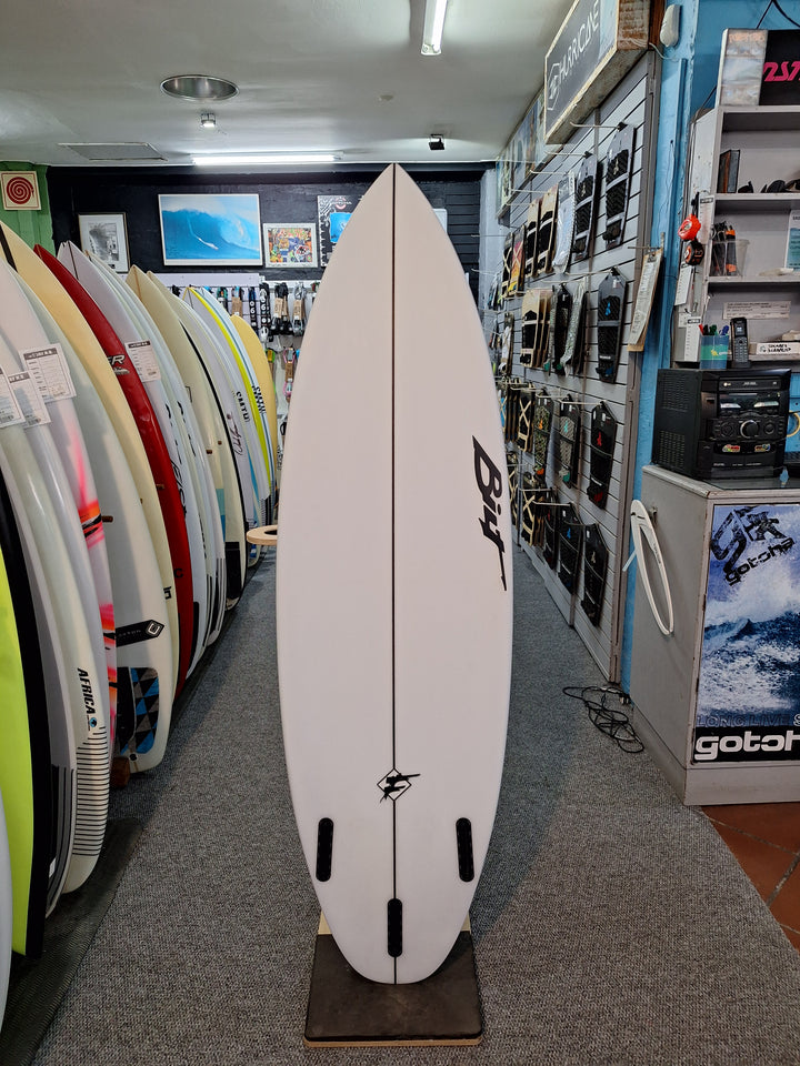 BILT PU LIGHTNING 2 5'11 X 19 1/2" X 2 5/8' = 32.1L