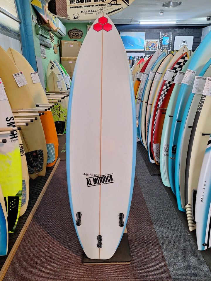AL MERRICK PU CI PRO 2"6' 2 1/2" X 21 1/2" X 2 11/16" = 35.6L