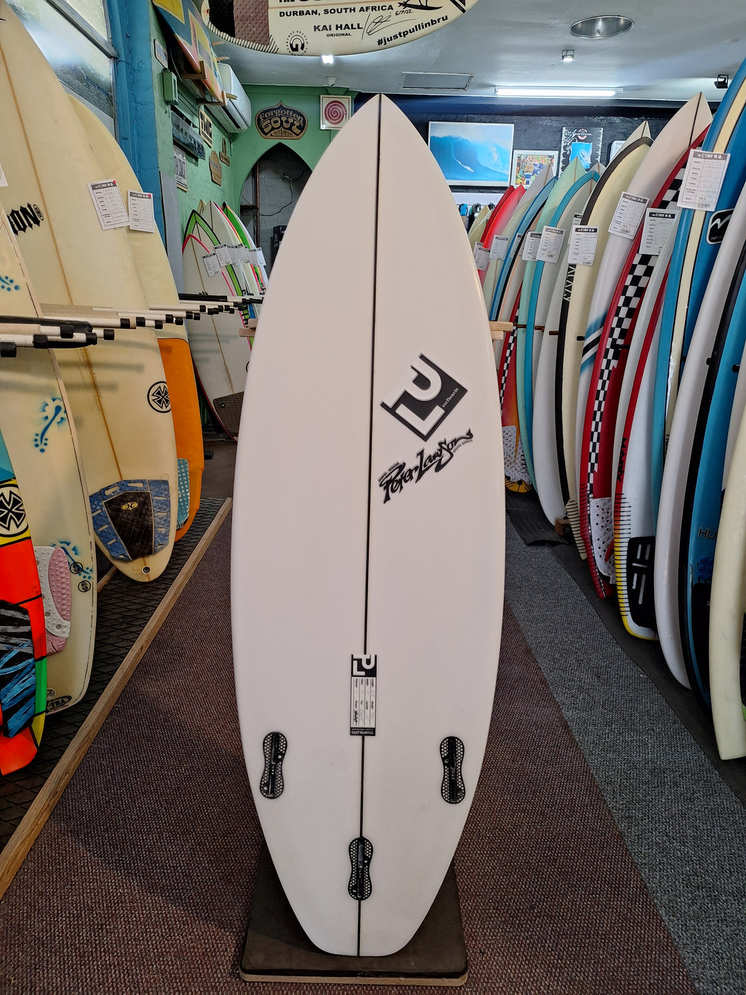 PETER LAWSON PU F22 4'8 x 17" x 2" = 17 L
