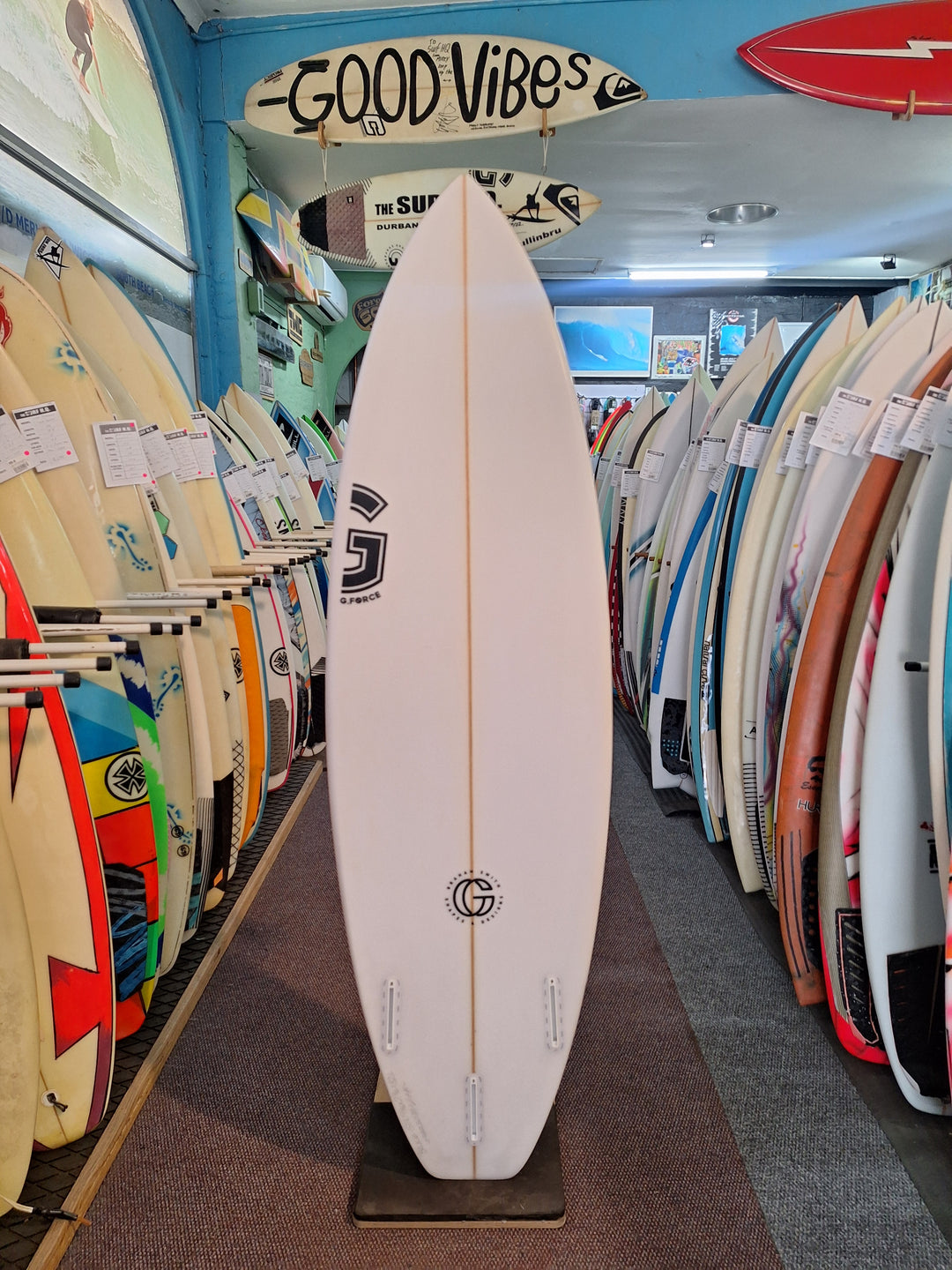 G-FORCE PU HOLY MOLY 5'11 X 19 5/16" X 2 11/16" = 32L