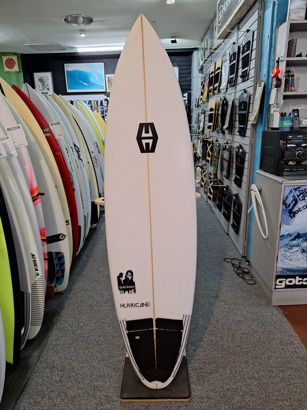 HURRICANE PU SCREAMER 6'2 X 19 1/4" X 2 9/16" = 32L