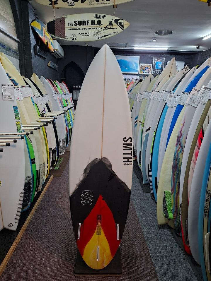 SMTH SHAPES PU APEX 5'8 1/2" x 18 5/16" x 2 5/16" = 25.83L