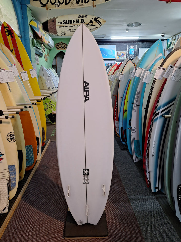 AIPA HITMAN 5'10 x 19.38" x 2.52" = 30.4L