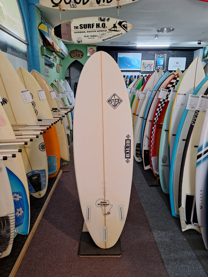 HUTCH SHAPES PU 5'10 X 20 1/2' X 2 5/8" = 33.3L