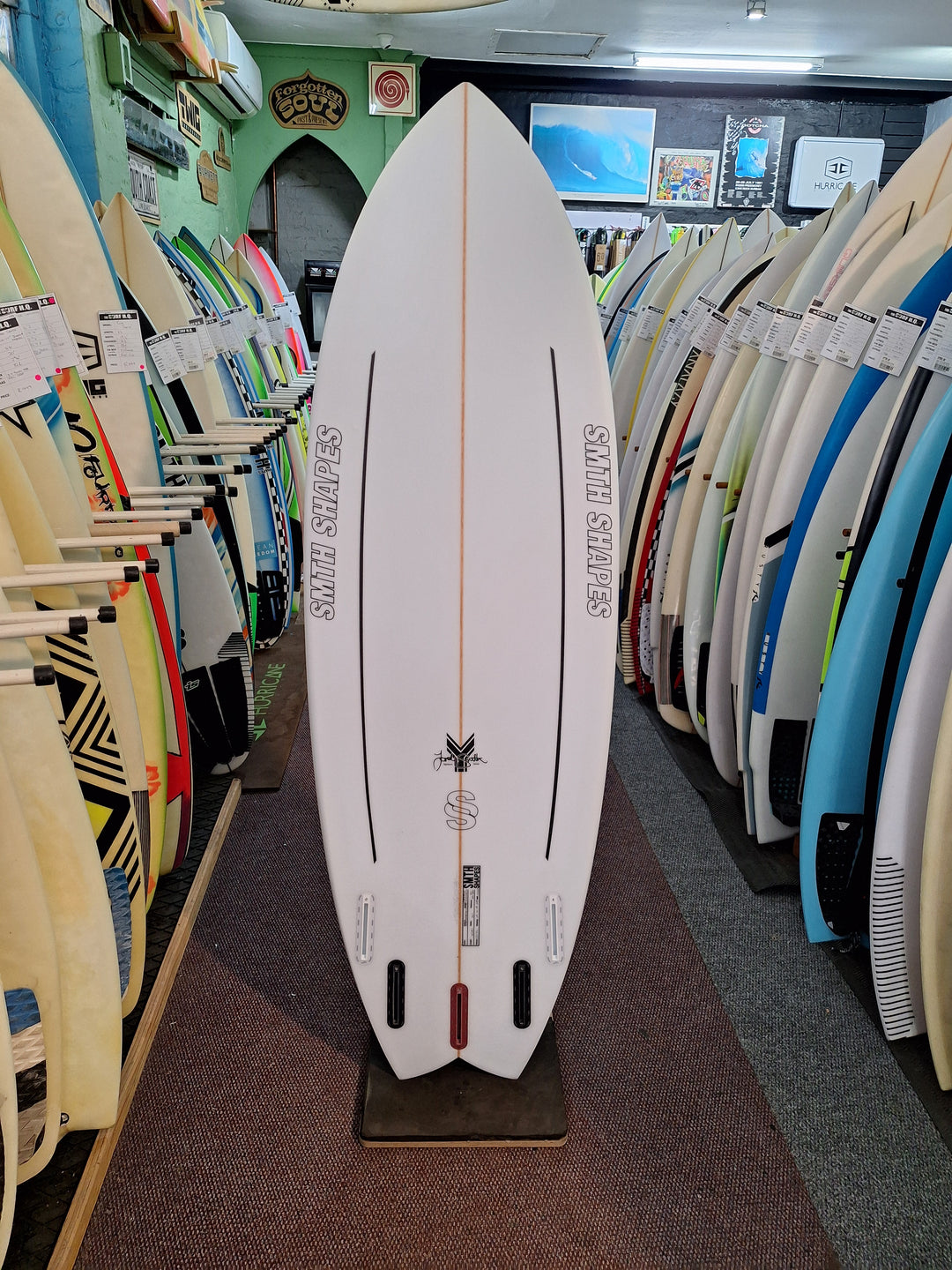 SMTH SHAPES PU SPEED DEMON 5'10 X 21" X 2 11/16" = 37.1L
