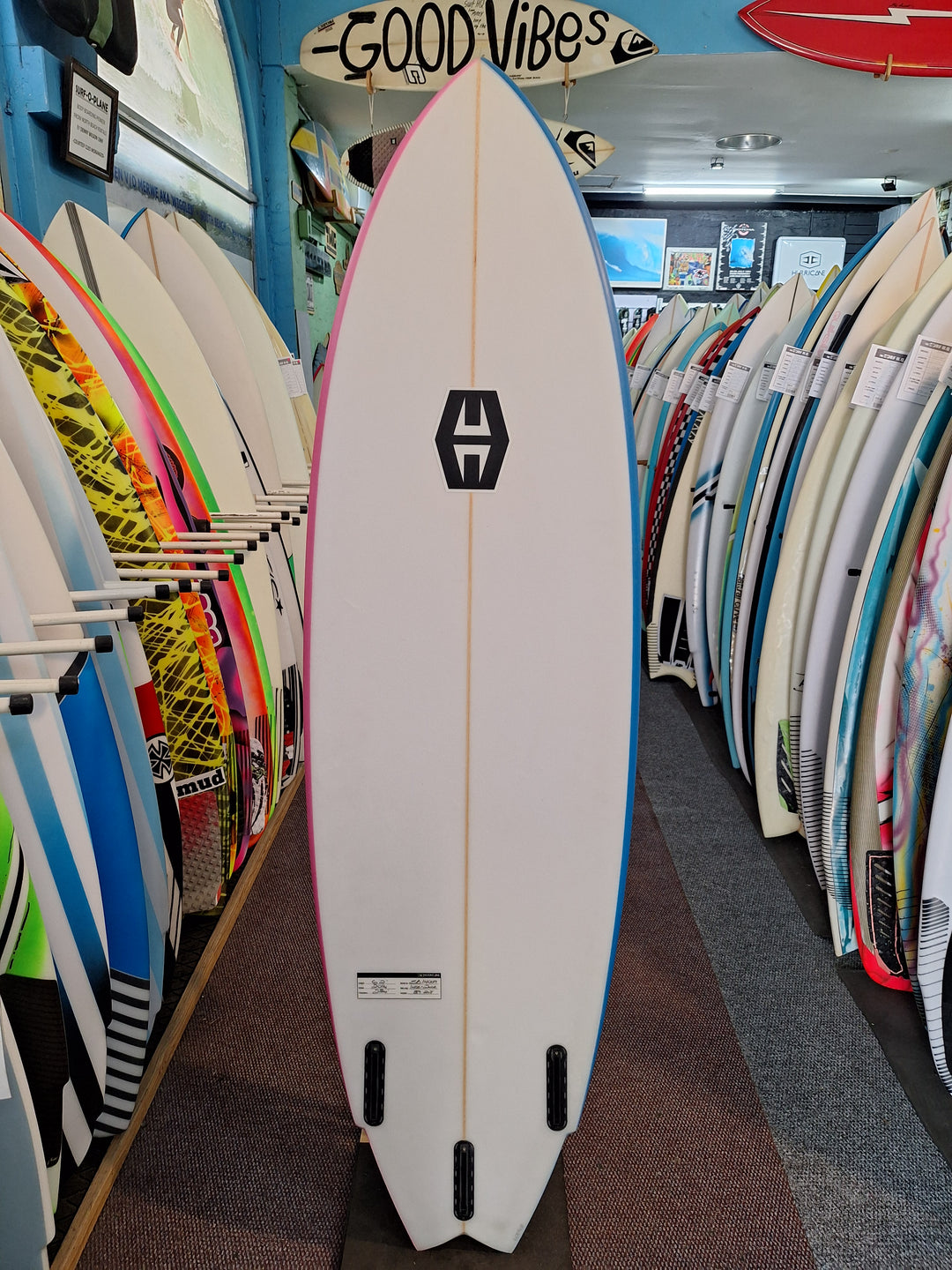 HURRICANE PU MR TWIN 6'2 X 20 1/4" X 2 3/4" = 39.2L