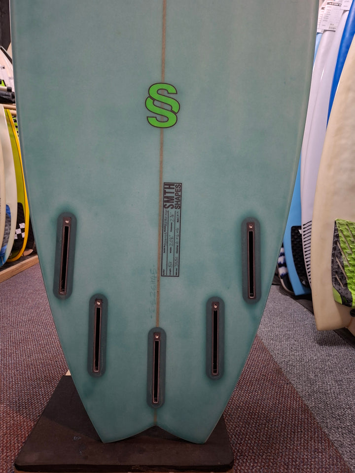 SMTH SHAPES PU RETRO FISH 5'11 x 20 1/2" x 2 9/16" = 35.5L