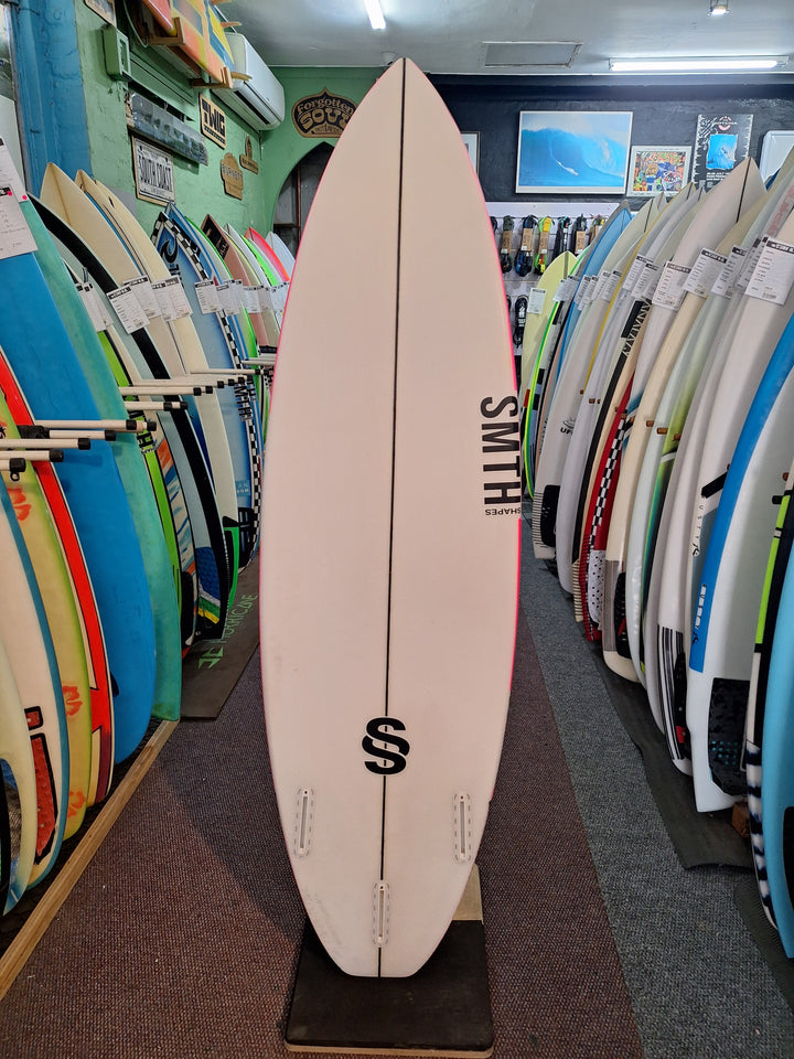 SMITH SHAPES PU VOLUME 5'7 1/2" X 18 3/16" X 2 3/8" = 24L