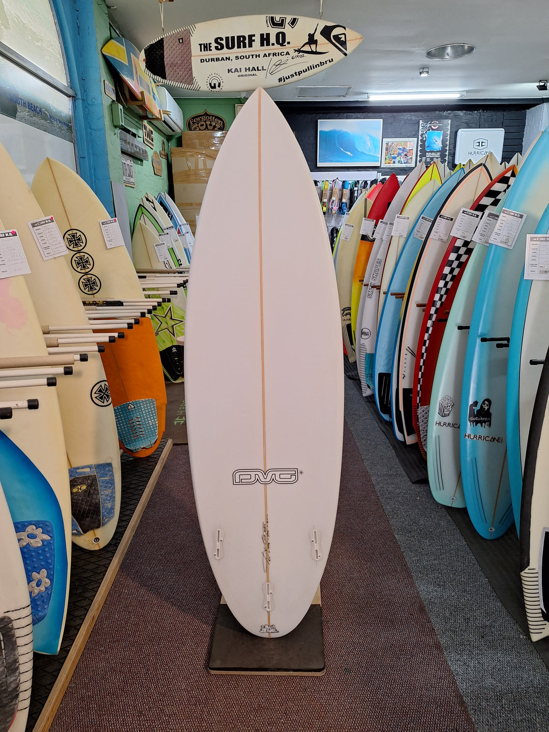DVG PU LAUNCH 5'11 X 19 7/8" X 2 9/16" = 31.4L