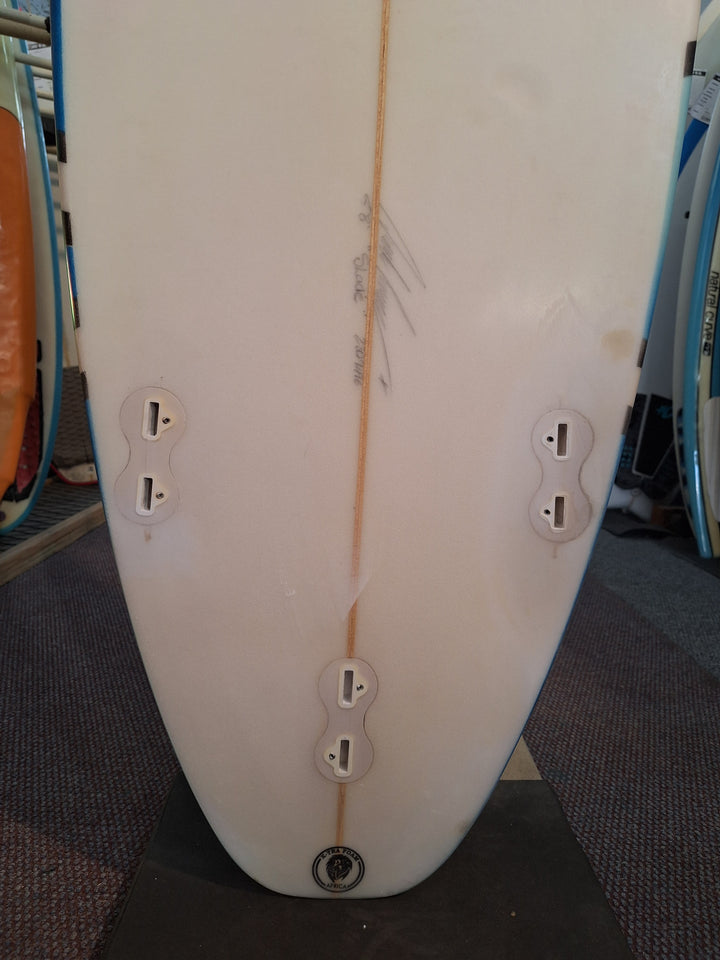 DEREK GIRVEN PU V8 5'8 X 18 3/8" X 2 1/8" = 22.9L