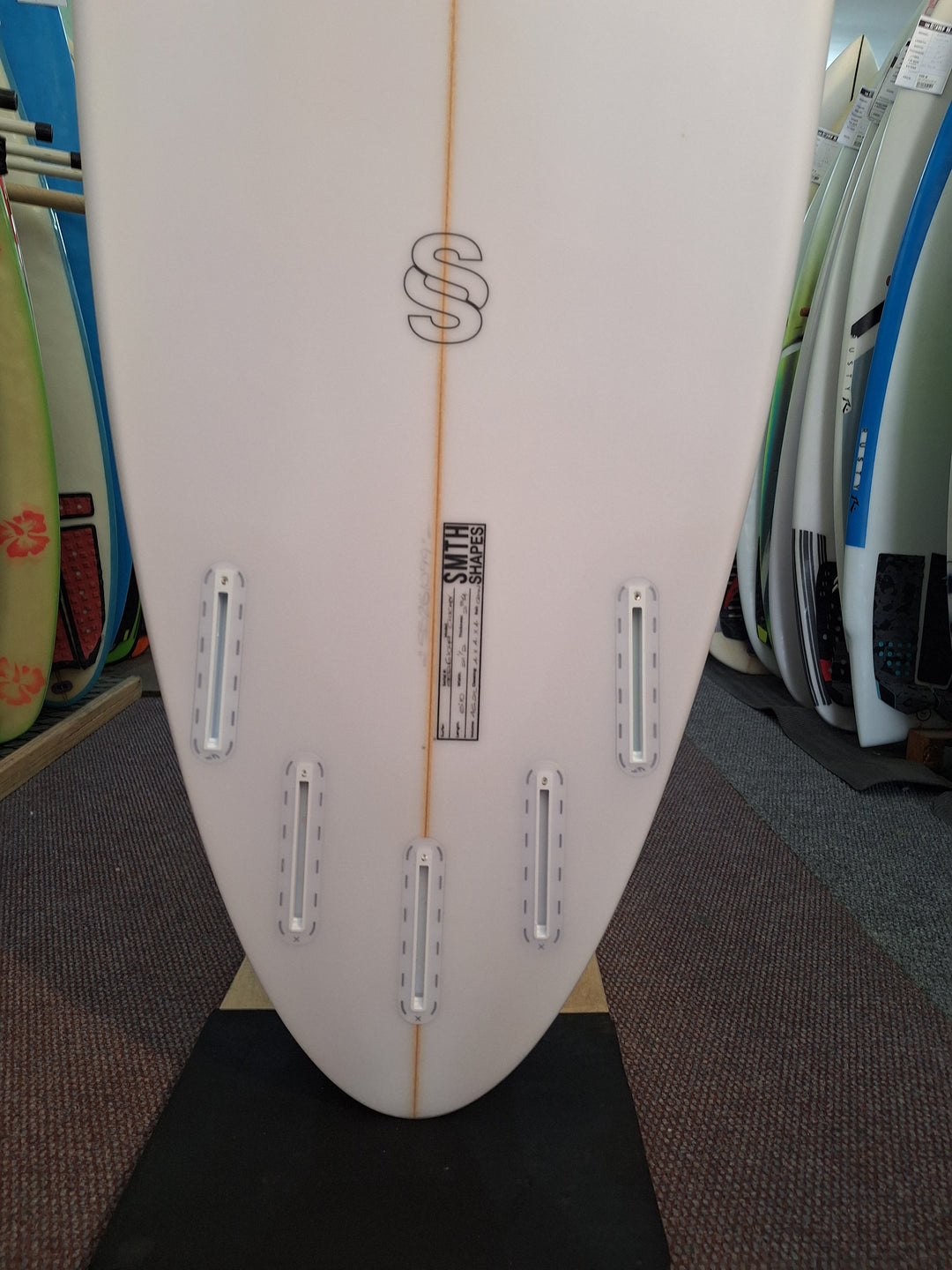 SMITH SHAPER CRACKER MID-LENGTH 6'10 X 21 1/2" X 2 3/4" = 46.2l
