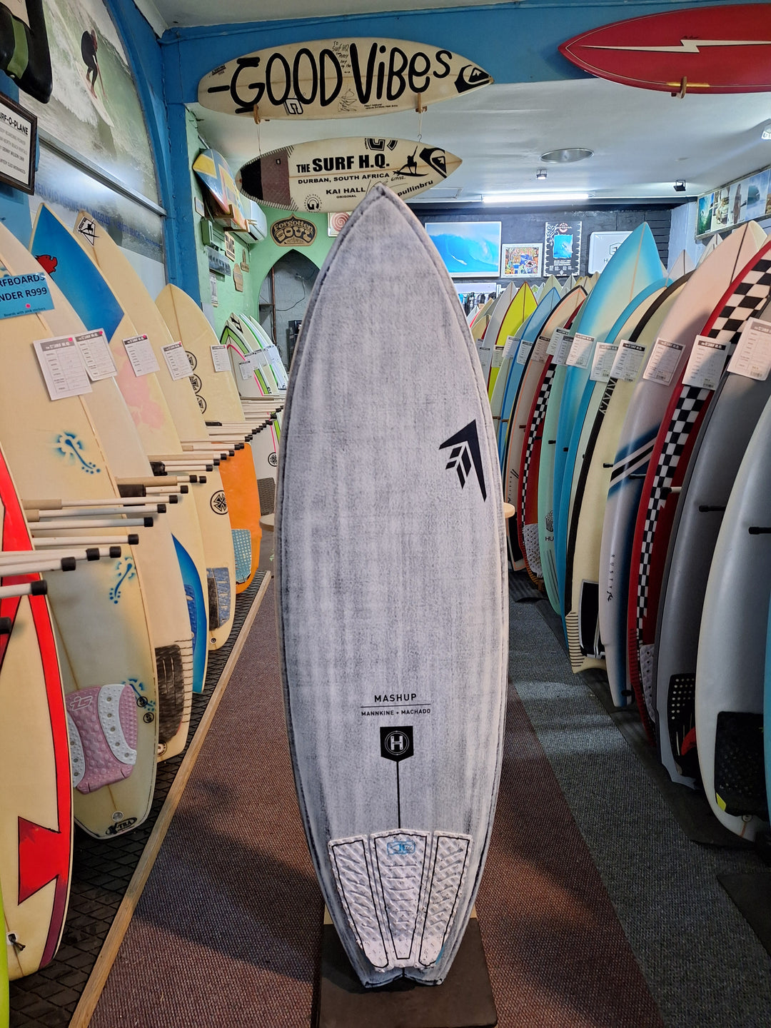 FIREWIRE HELIUM EPOXY 5'6 X 19 5/8" X 2 9/16" = 30.1L