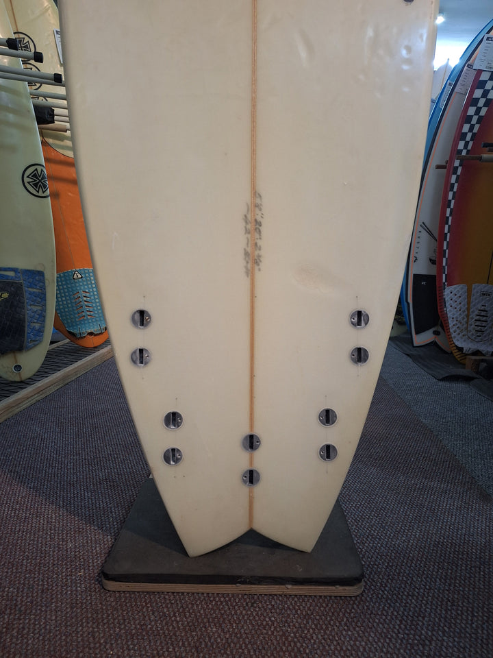 FOURTY TWO PU 5'8 X 20" X 2 3/8" = 30L