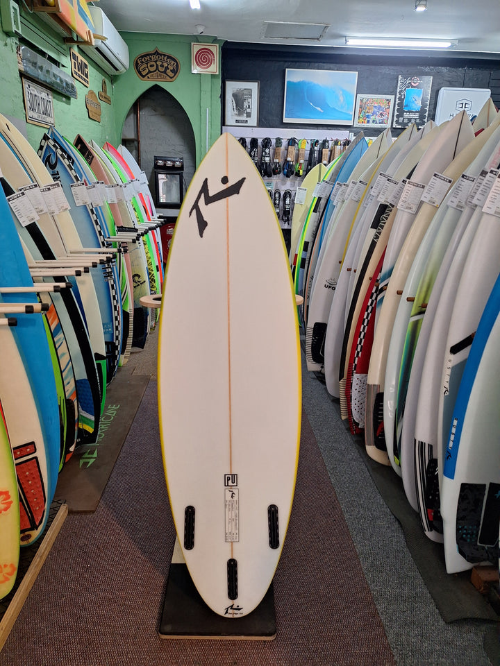 RUSTY PU UNDERDOG 5'2 x 17.75" x 2.09 = 20.04L