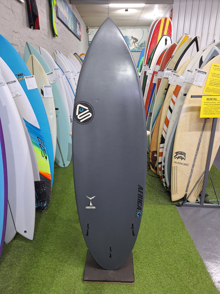 AFRICA SURF EPOXY THE TUNA 5'11 X 20" X 2 11/16" = 33.9L