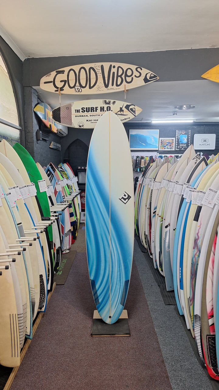 PETER LAWSON PU UFO 7'4 x 21 1/4" x 2 5/8" = 45.3L