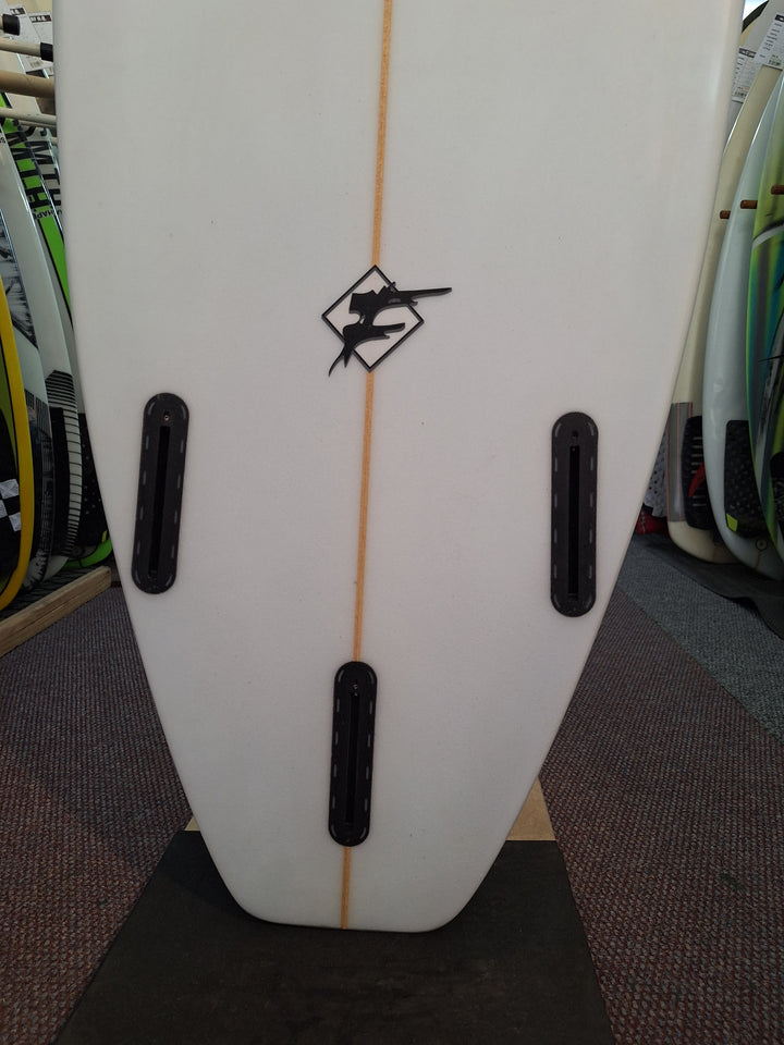 BILT PU EAGLE 6'0 x 19.50" x 2 5/8" = 32.2L