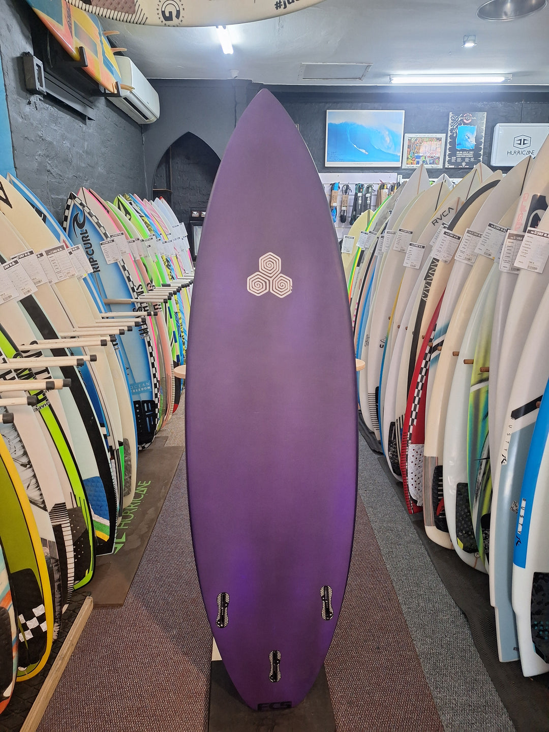 CHANNEL ISLANDS PU M FEB SHORTY 6'2 x 19 1/2" x 2 5/8" = 32.7L