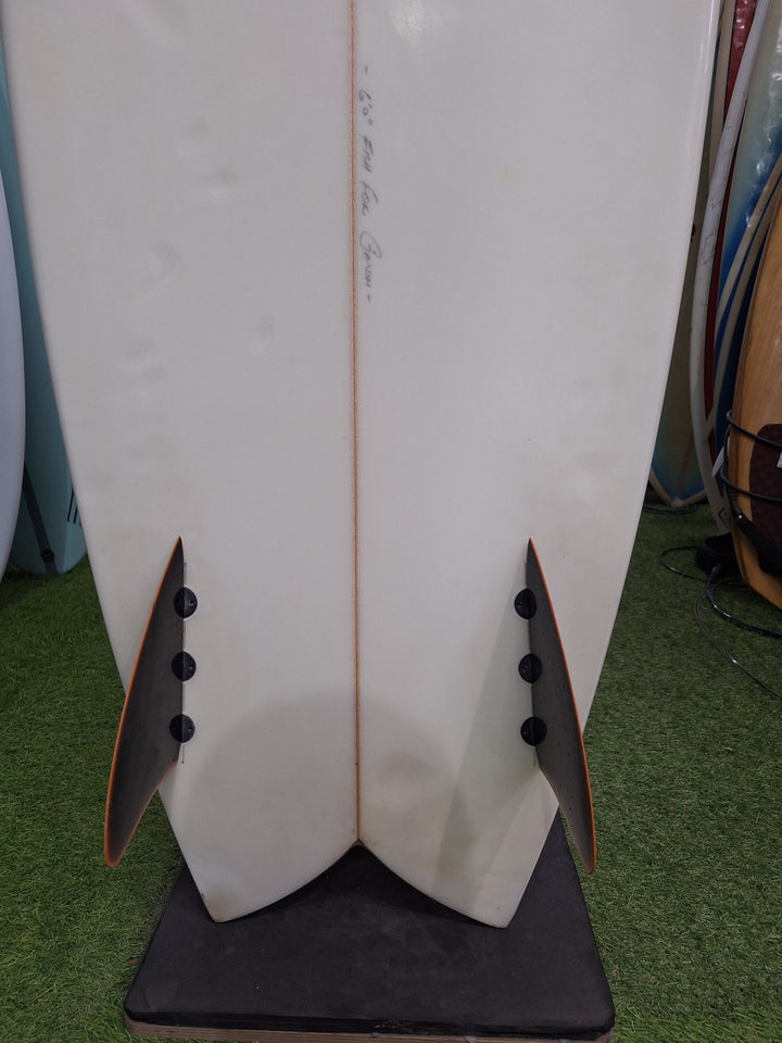 42 SURF PU MOD TWIN 6'0 X 20 3/4" X 2 1/4" = 33.1L