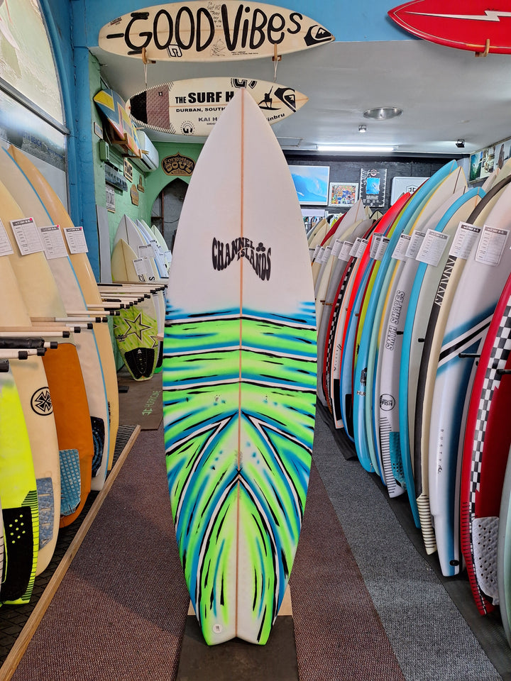 CHANNEL ISLANDS PU ROCKET WIDE 5'8 X 19 1/2" X 2 1/2" = 30.3L