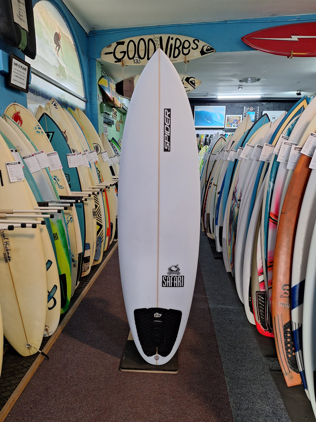 SPIDER PU BOMB 6'4 X 21" X 2 3/4" = 39.40L
