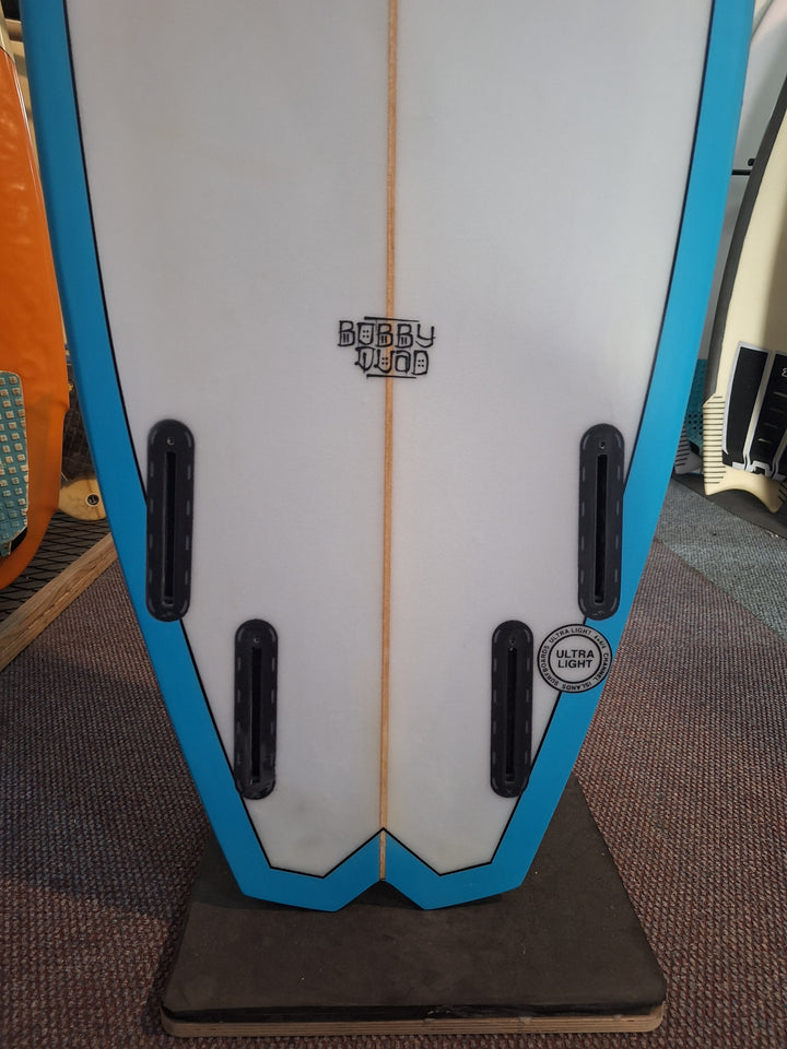 AL MERRICK PU BOBBY QUAD 5'5 X 19 5/8" X 2 7/16" = 28.9L