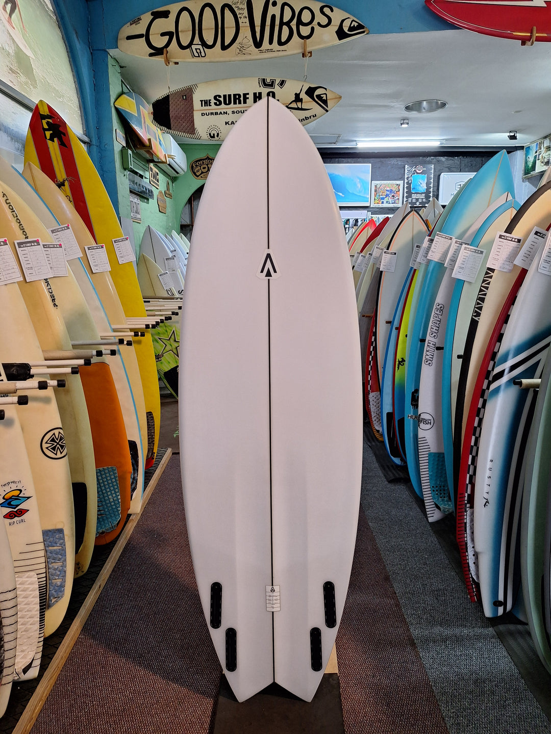 ANALOGY PU ODYSSEY 5'10 x 20 1/4" x 2 9/16" = 33.7L