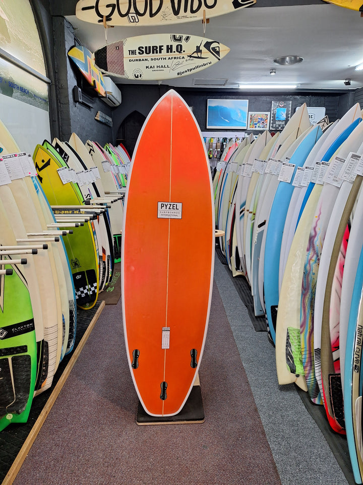 PYZEL PU PRECIOUS 5'11 X 19 3/4" X 2 3/8" = 33.10L