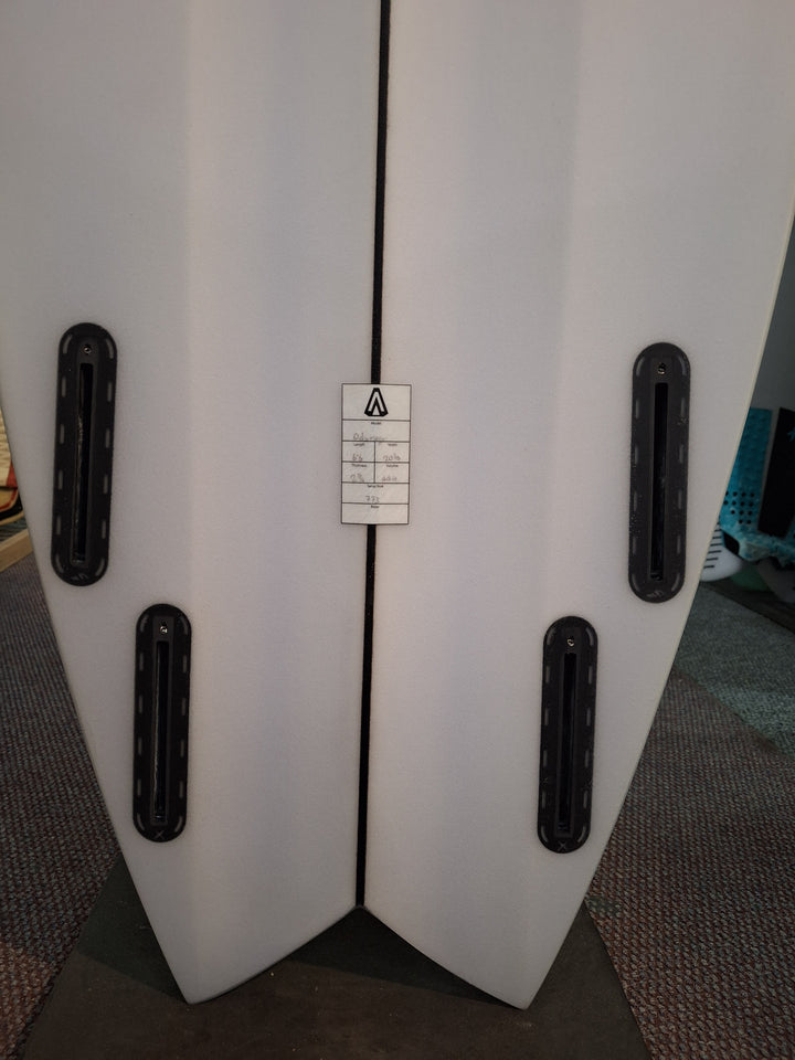 ANALOGY PU ODYSSEY 6'6 X 20 3/4" X 2 11/16" = 40.4L