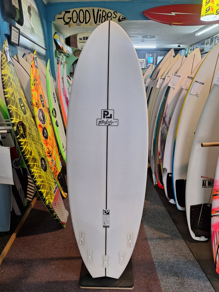 PETER LAWSON PU UFO 5'8 x 20 1/8" x 2 15/16 = 28.9L