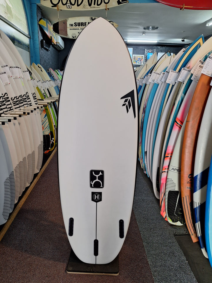 FIREWIRE EPS MACHADOCADO 5'6 x 20 7/8" x 2 9/16" = 32.3L