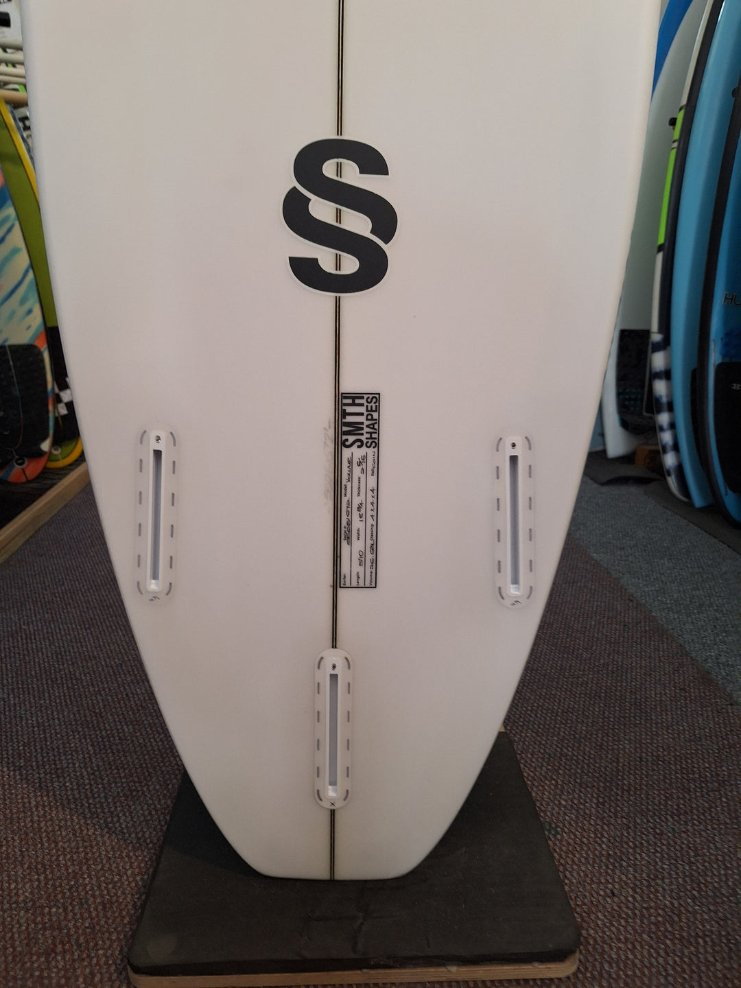 SMTH SHAPES PU VOLUME 5'10 x 18 3/4" x 2 5/16" = 26.63L